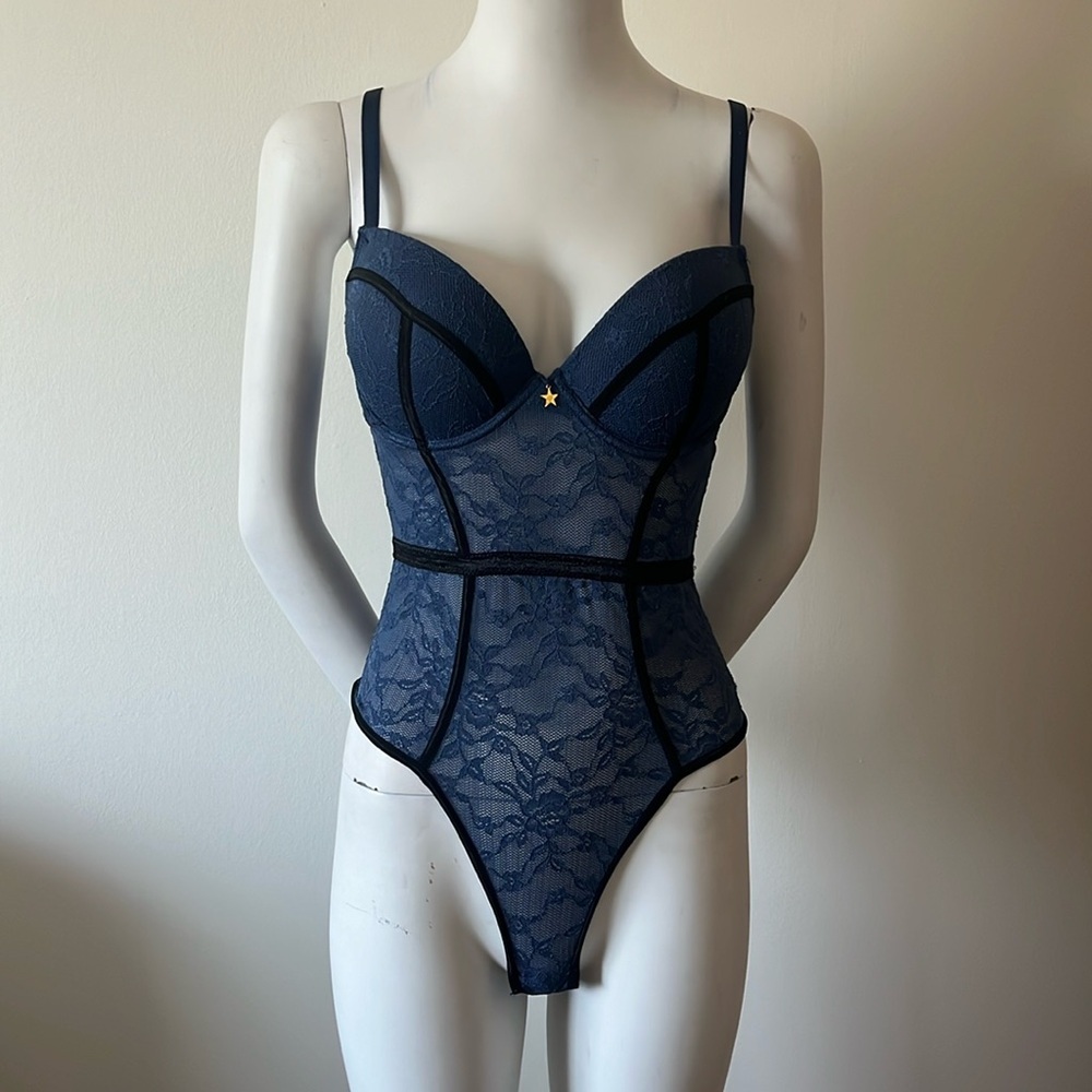 Fame Lace Bodysuit Size L